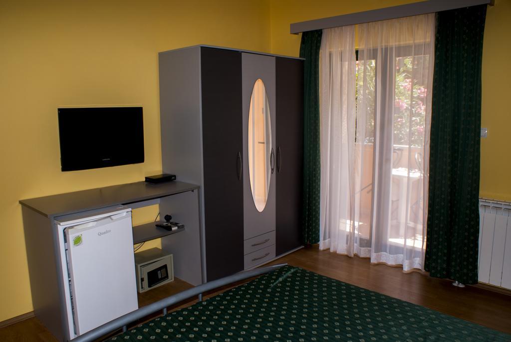 Pansion Ana Hotel Mali Losinj Ngoại thất bức ảnh